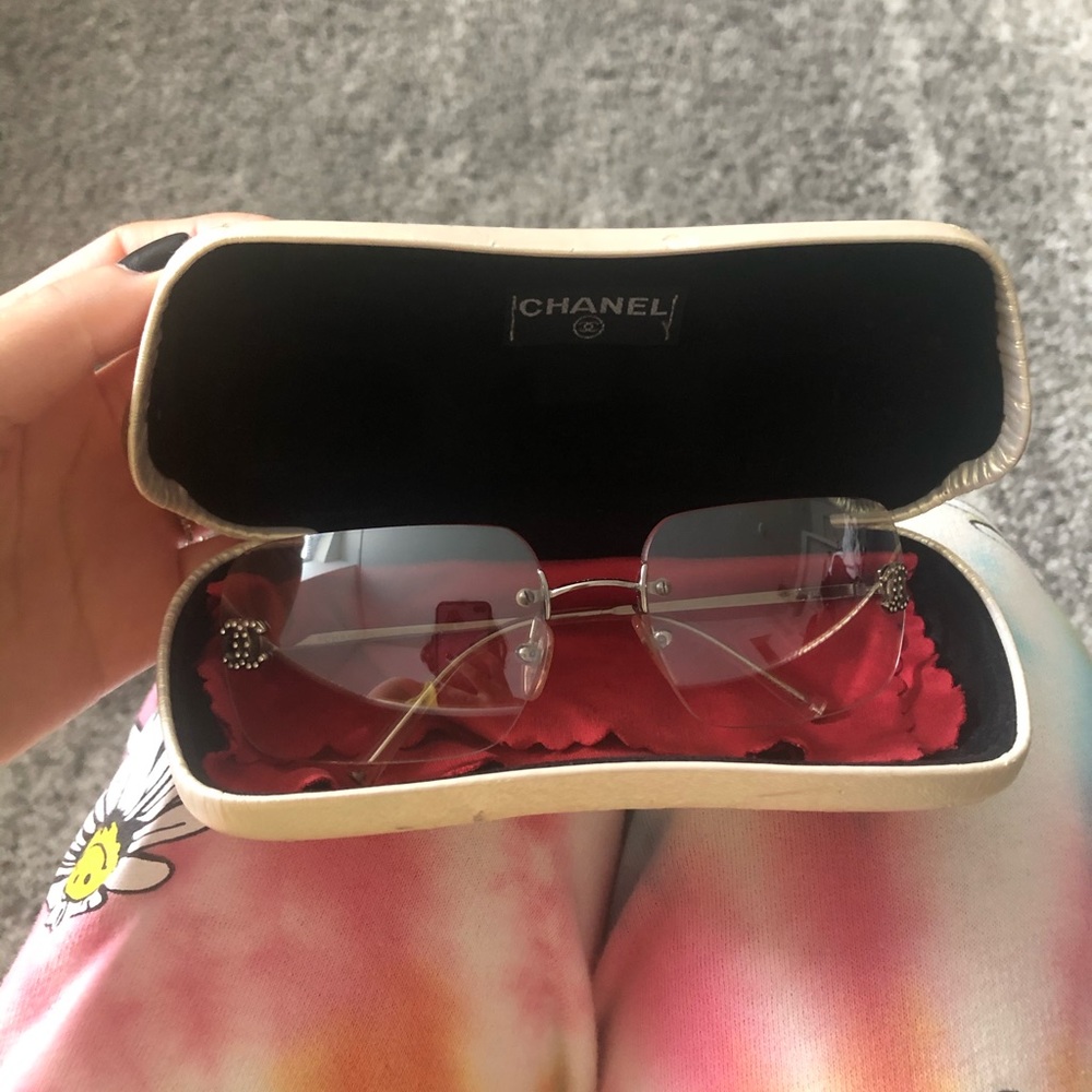 VINTAGE CHANEL SUNGLASSES